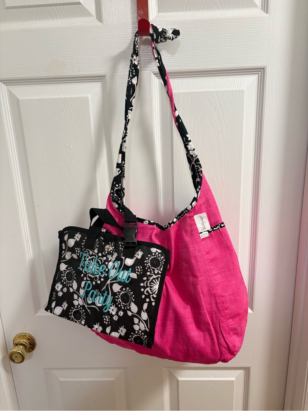 Thirty one hobo bag with matching make up kit. Hobo bag is reversible